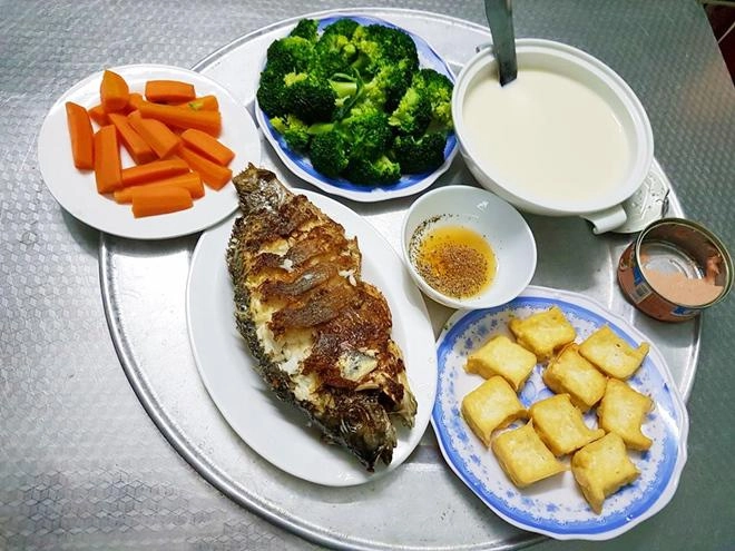 Ngày nào cũng nấu cho 6 người ăn vợ trẻ vẫn chiều lòng sở thích của từng người