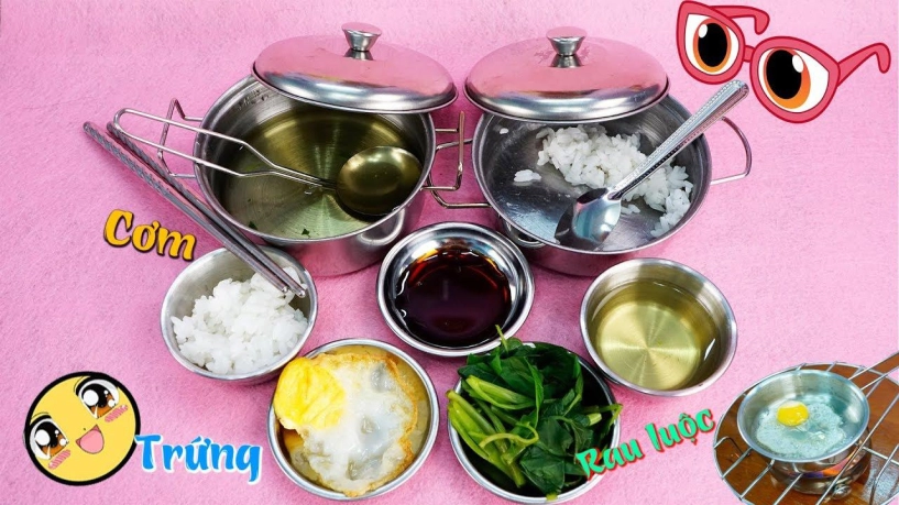 Nghe lời con mua bộ đồ nấu mì trên mạng bà mẹ khóc cạn nước mắt khi nhận hàng