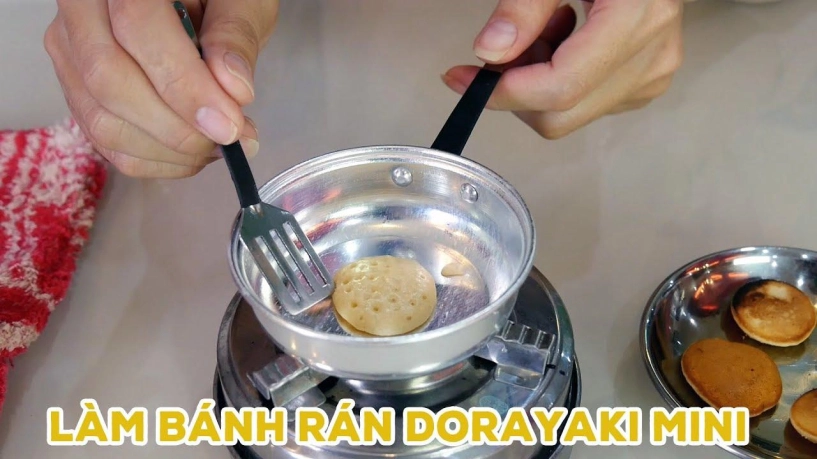 Nghe lời con mua bộ đồ nấu mì trên mạng bà mẹ khóc cạn nước mắt khi nhận hàng