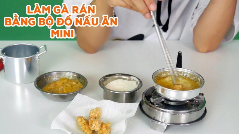 Nghe lời con mua bộ đồ nấu mì trên mạng bà mẹ khóc cạn nước mắt khi nhận hàng