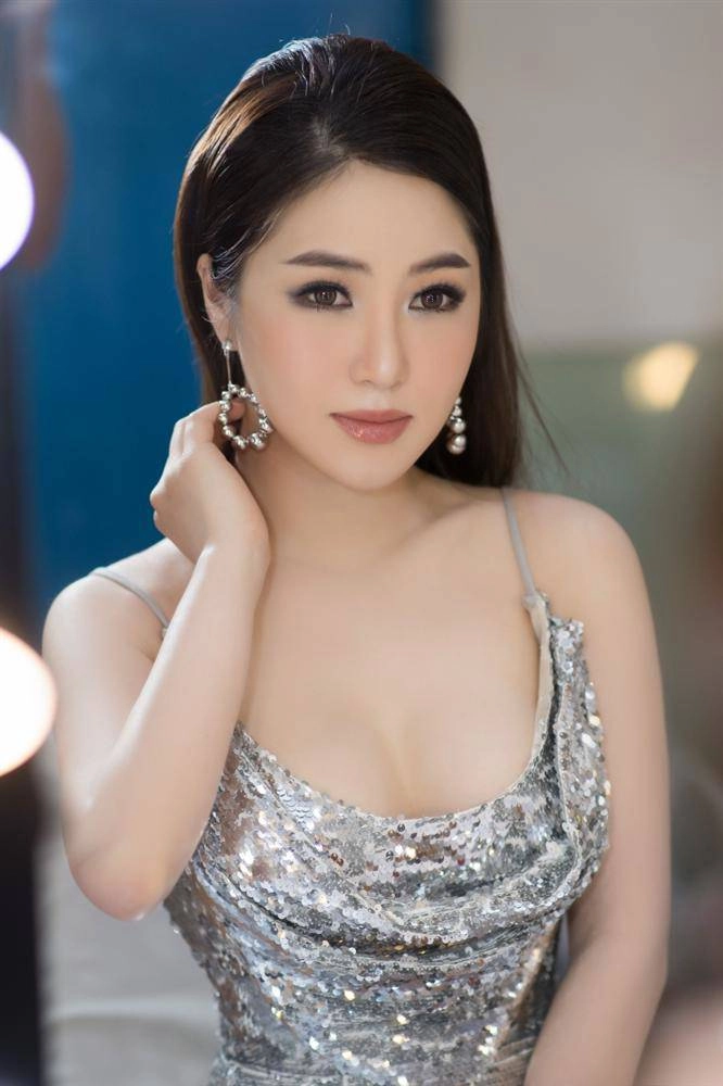 Ngỡ ngàng trước nhan sắc mới của hương tràm fan chỉ biết thốt lên hai từ người lạ