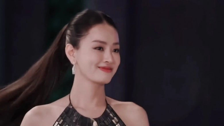 Người đẹp 2k2 tham gia show hẹn hò làm cđm phát sốt trước nhan sắc hóa ra từng đăng quang á hậu