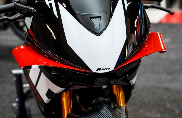 Nguyên mẫu fantic imola 125 lộ diện với ngoại hình tương tự những chiếc xe đua motogp