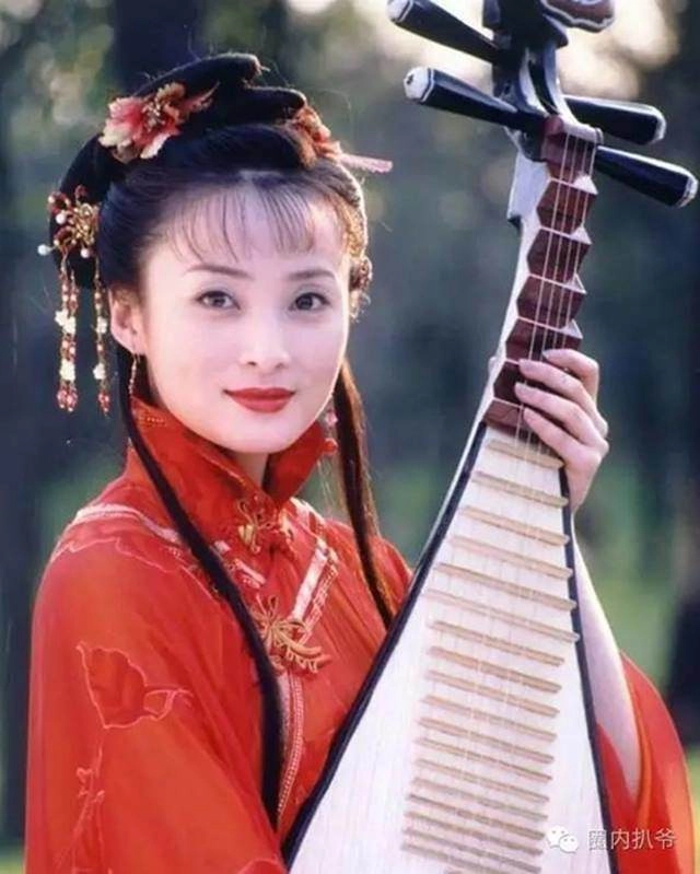 Nhan sắc khiến triệu người chao đảo cùng thần thái đẹp mê hồn của hồ ly cướp chồng bạn thân