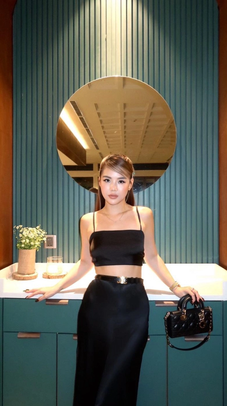 Nhan sắc một 9 một 10 của cặp bạn thân tikoker đình đám có người là rich kid từ trong trứng