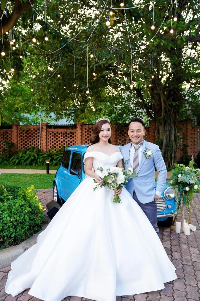 Nhan sắc xinh đẹp trẻ trung của vợ anh tài tiến đạt