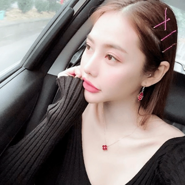 Nhìn vòng 2 nhỏ xíu của bà xã lâm vinh hải mới thấy 56cm của ngọc trinh xưa quá rồi