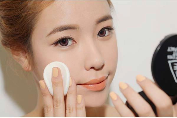 Những bảo bối mỹ phẩm nhất định phải có trong túi xách mùa hè