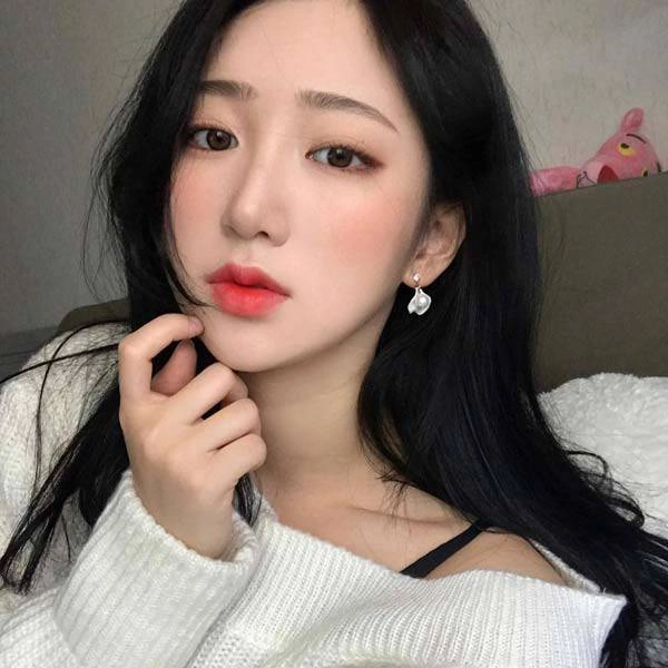 Những bảo bối mỹ phẩm nhất định phải có trong túi xách mùa hè