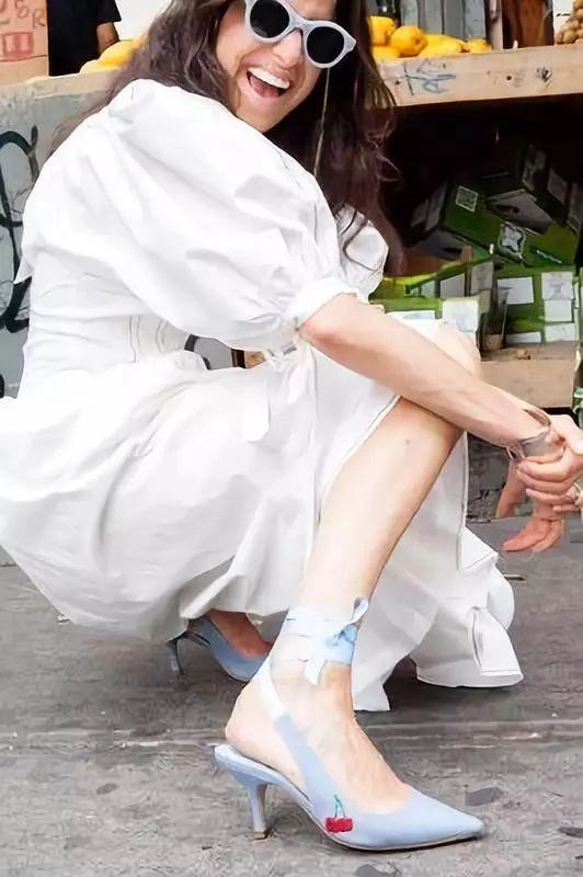 Những chiếc váy chỉ nhìn thôi đã thấy mát nắng nóng thế này phải sắm ngay