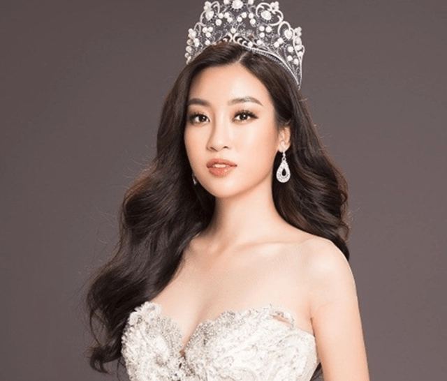 Những kiểu tóc xoăn ngắn thịnh hành nhất 2019 chị em nên thử