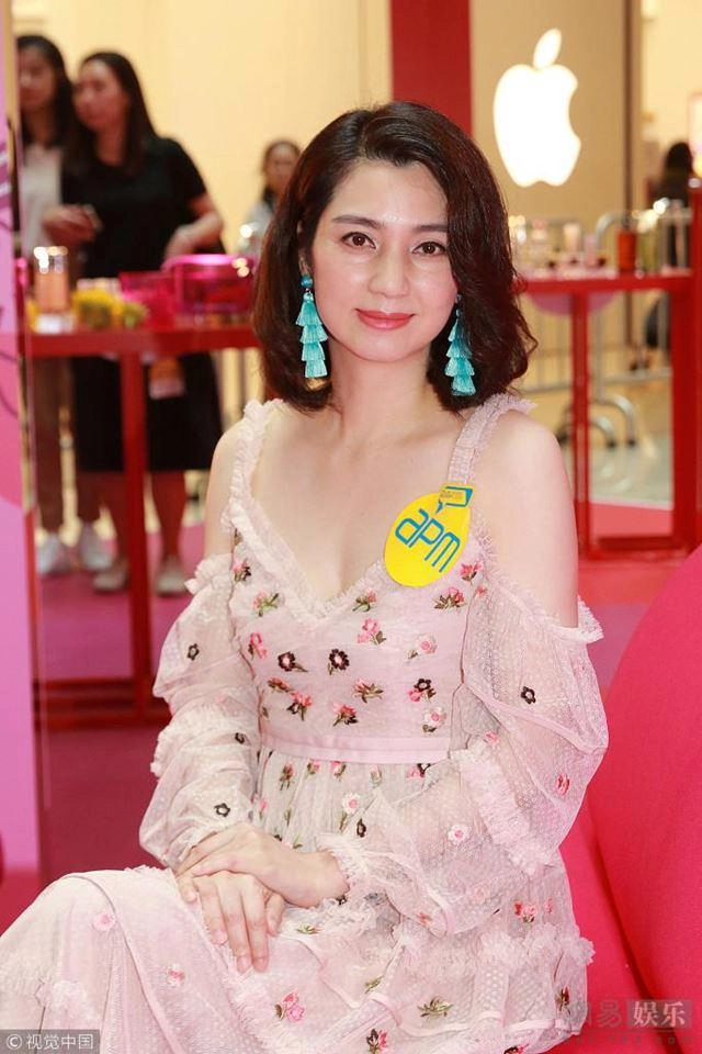 Những mỹ nhân màn ảnh nhỏ từng bị chồng phản bội vẫn vực dậy và toả sáng nhan sắc