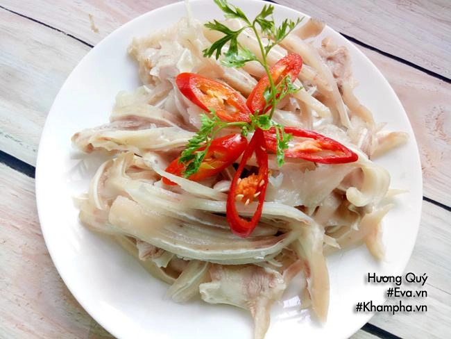 Nộm sứa tai heo giòn sần sật ai ăn cũng phải gật đầu khen ngon