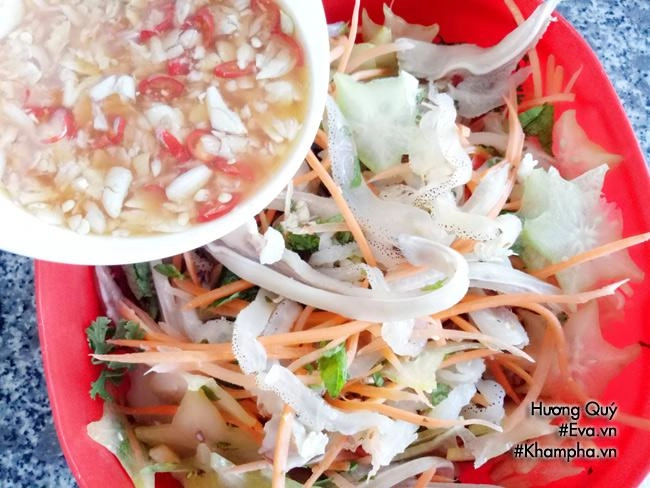 Nộm sứa tai heo giòn sần sật ai ăn cũng phải gật đầu khen ngon