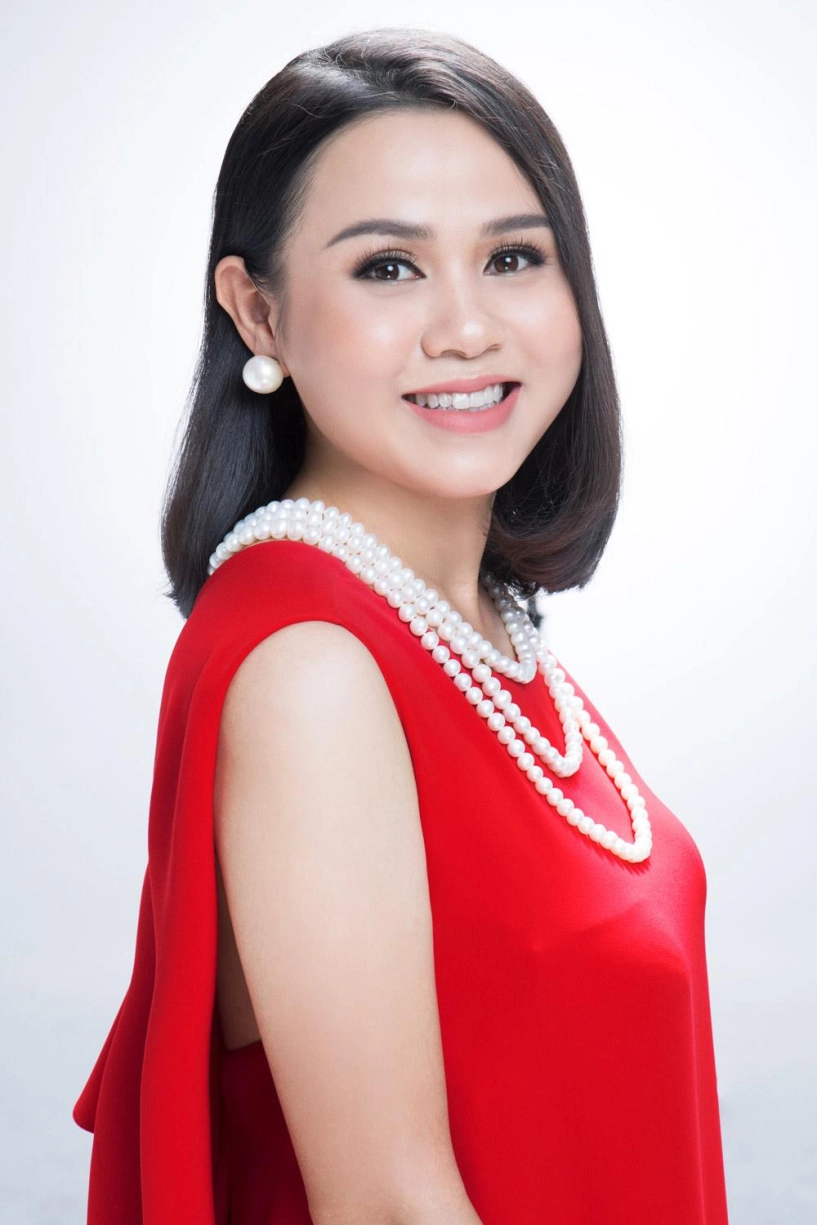 Nữ doanh nhân u40 gây xôn xao với màn lột xác không thể nhận ra