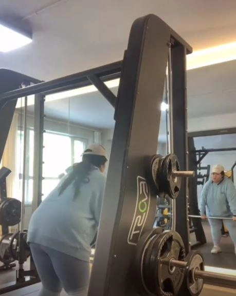 Nữ giáo viên béo nhất học đường giảm 75kg sau 2 năm nhìn ảnh hiện tại như 2 người khác nhau