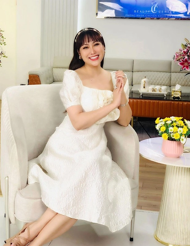 nữ hoàng dao kéo bất ngờ gây sốt khi xuất hiện với nhan sắc khác lạ