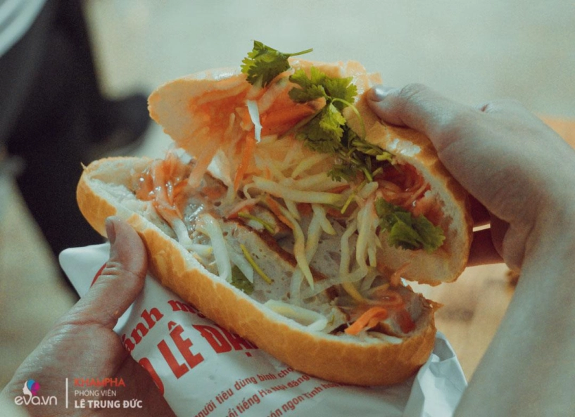 Ông bố u60 làm bánh mì chả ngon nức tiếng bán được nghìn chiếcngày