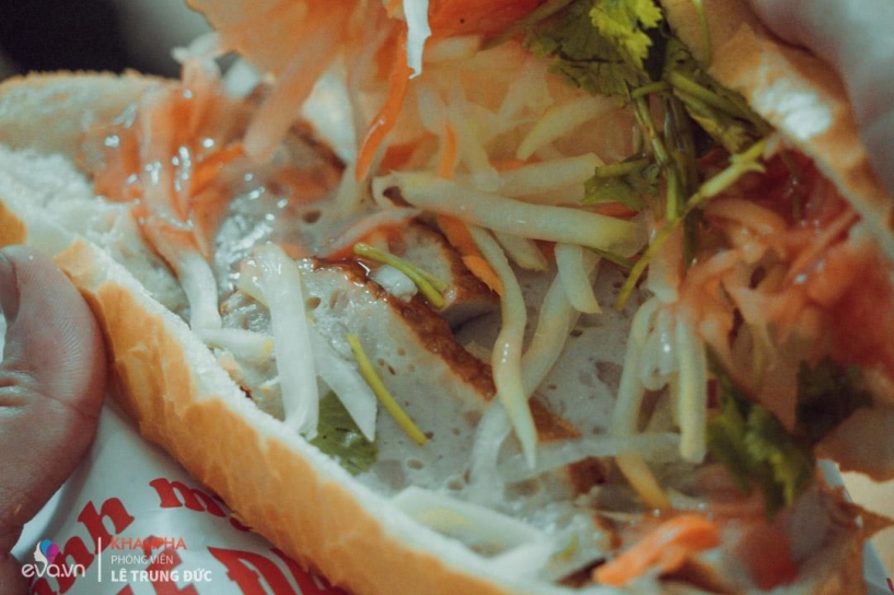 Ông bố u60 làm bánh mì chả ngon nức tiếng bán được nghìn chiếcngày