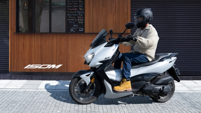 Pcx160 đụng phải đối thủ lớn - thiết kế thể thao hơn mạnh hơn nhiều công nghệ hơn