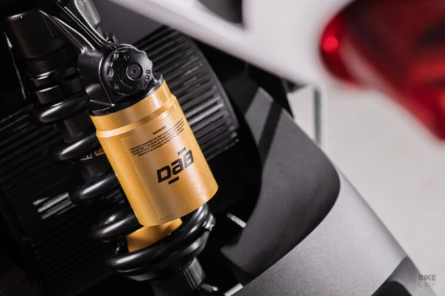 Peugeot kết hợp ra mắt dab 1 - mẫu xe điện làm từ rác thải hàng không