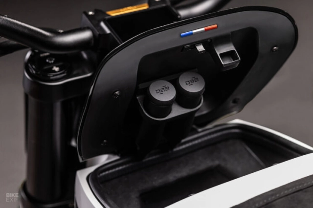 Peugeot kết hợp ra mắt dab 1 - mẫu xe điện làm từ rác thải hàng không