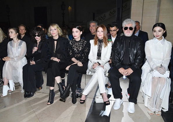 Phạm băng băng chuẩn men vẫn đẹp không ai sánh bằng tại paris fashion week