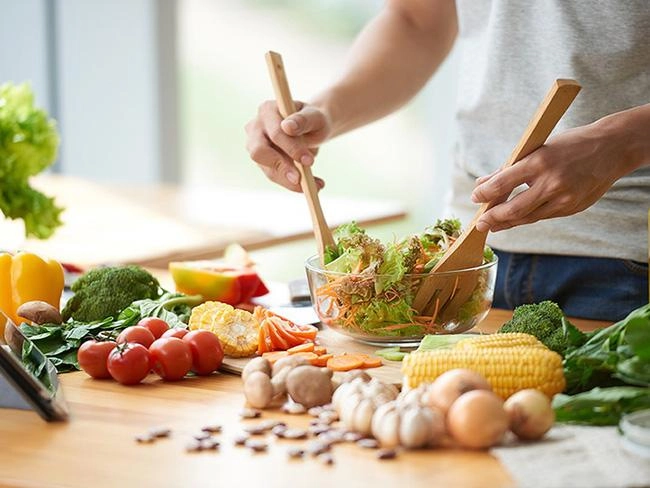 Phát hoảng với cánh tay tong teo sau giảm cân sao chị em cứ không màng hậu quả vậy nhỉ