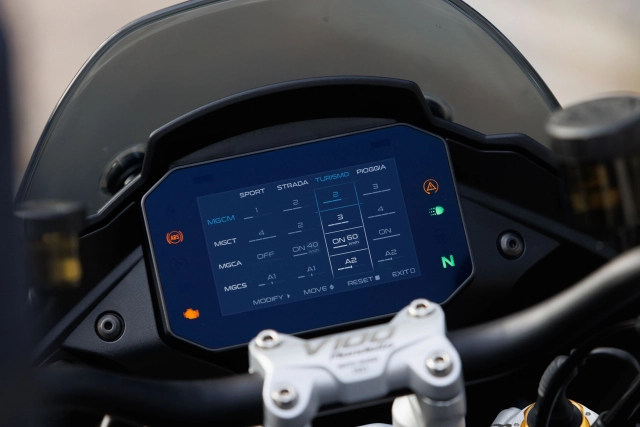 Piaggio việt nam giới thiệu 3 mẫu xe mới của thương hiệu aprilia và moto guzzi