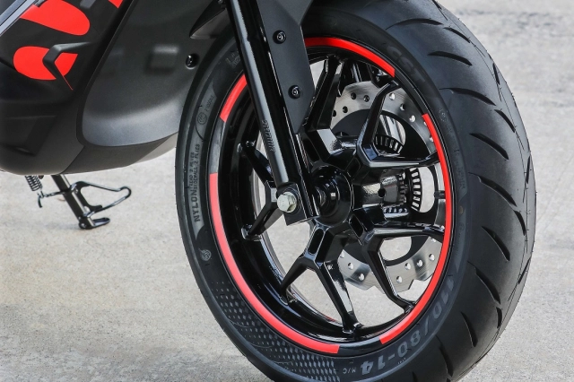 Piaggio việt nam giới thiệu 3 mẫu xe mới của thương hiệu aprilia và moto guzzi