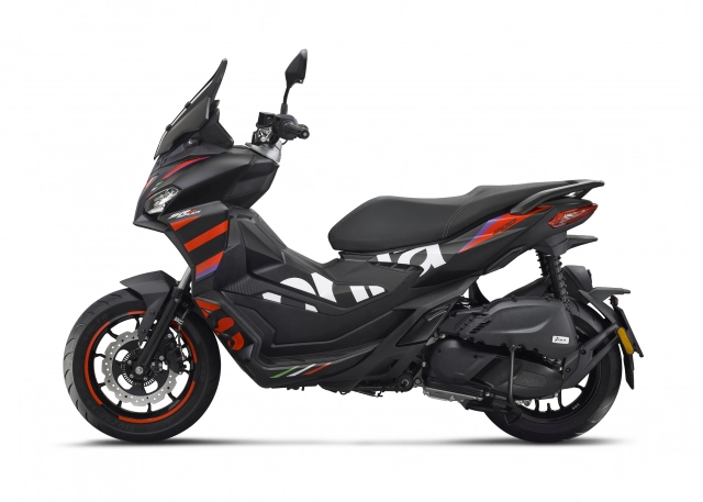 Piaggio việt nam giới thiệu 3 mẫu xe mới của thương hiệu aprilia và moto guzzi