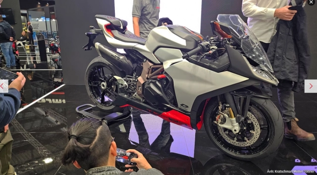 Qjmotor srk 900 rr và srk 1000 rc trình làng - sử dụng công nghệ của mv agusta