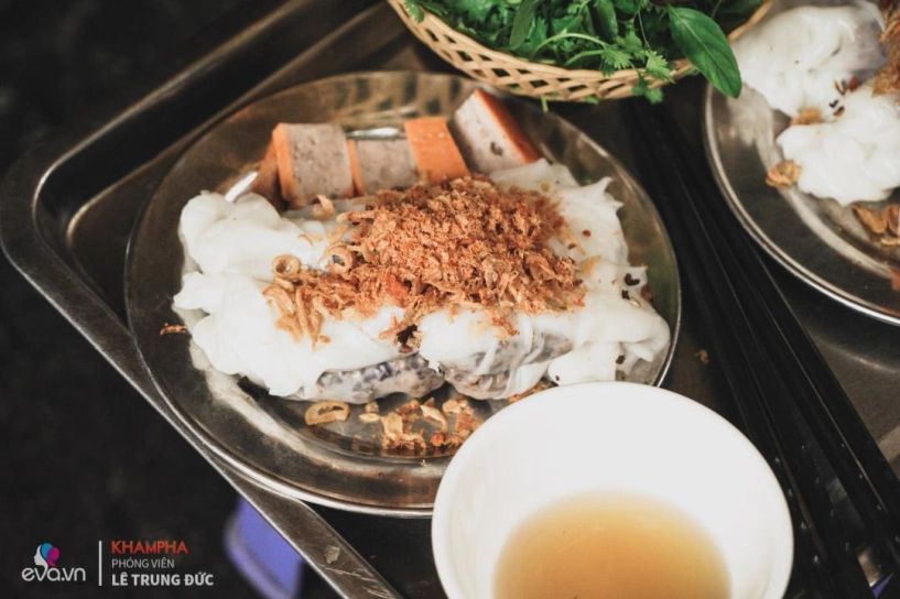Quán bánh cuốn gia truyền 60 năm độc nhất vô nhị ở hà nội nhờ có nguyên liệu này