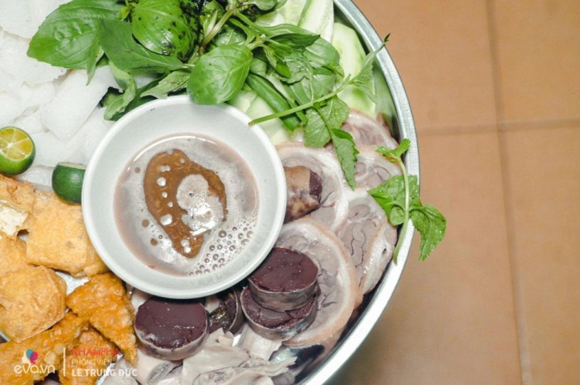 Quán bún đậu 30 năm được nhiều sao nổi tiếng phong danh hiệu chưa ăn thì chưa tới hà nội