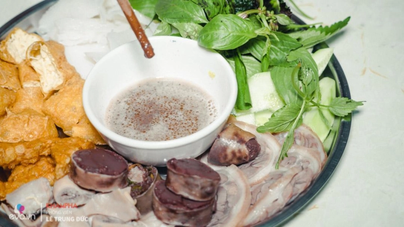 Quán bún đậu 30 năm được nhiều sao nổi tiếng phong danh hiệu chưa ăn thì chưa tới hà nội