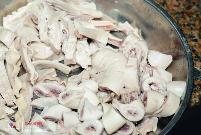 Quán bún đậu 30 năm được nhiều sao nổi tiếng phong danh hiệu chưa ăn thì chưa tới hà nội