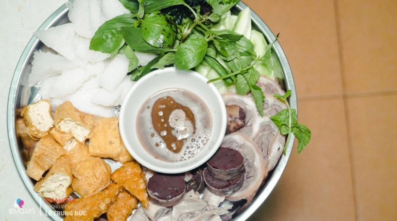 Quán bún đậu 30 năm được nhiều sao nổi tiếng phong danh hiệu chưa ăn thì chưa tới hà nội