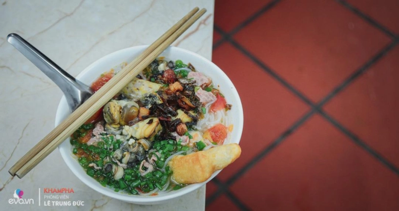 Quán bún ốc tóp mỡ hơn 40 năm độc đáo nhất hà nội ngày cuối tuần bán gần nghìn bát