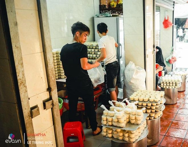 Quán caramen nức tiếng hà nội ngày bán 3000 hộp của ông bố 6x