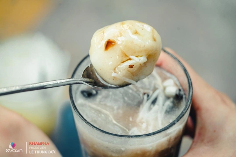 Quán chè truyền thống ngô thì nhậm hơn 30 năm dung dị gìn giữ phong vị xưa của người hn