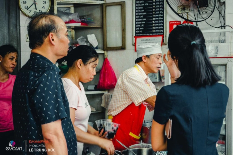 Quán chè truyền thống ngô thì nhậm hơn 30 năm dung dị gìn giữ phong vị xưa của người hn