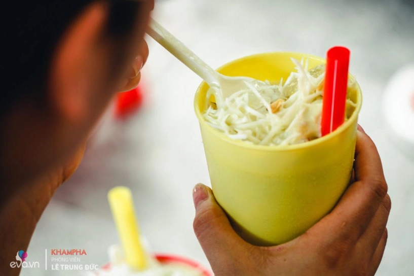 Quán nước mía trân châu đắt đỏ nhất hà nội vẫn nườm nượp khách 2 ngày hết một xe mía