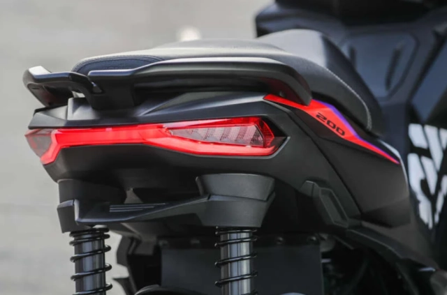 Ra mắt phiên bản aprilia sr gt 200 replica 2023 mang màu sắc đội đua hoàn toàn mới