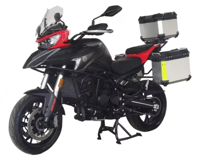 Rò rỉ hình ảnh đầu tiền về benelli trk 902 và trk 902 x mới