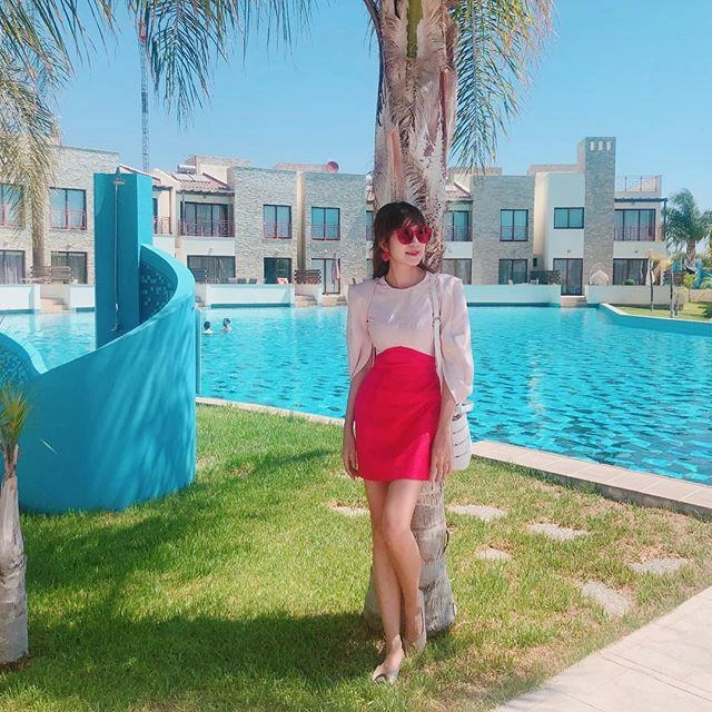 Sắc vóc gợi cảm của dàn hot girl dù con cái đuề huề vẫn xinh mòn con mắt