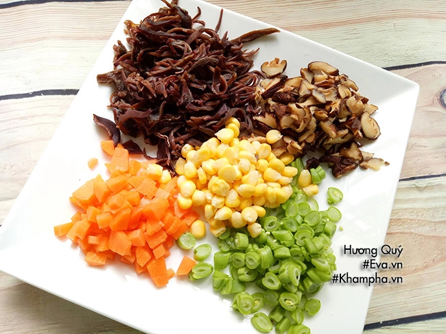 Sáng làm xôi chiên nhân thịt bằm mang đi nhanh gọn con kịp vào học chồng kịp giờ làm