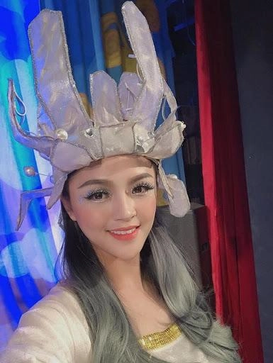 Sau bao lâu cũng đã tìm ra mỹ nhân cằm xuyên thủng vạn vật soán ngôi minh hằng
