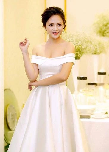 Sau bao lâu cũng đã tìm ra mỹ nhân cằm xuyên thủng vạn vật soán ngôi minh hằng