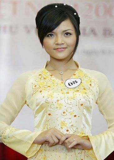 Sau bao lâu cũng đã tìm ra mỹ nhân cằm xuyên thủng vạn vật soán ngôi minh hằng