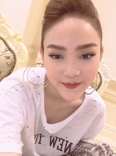 Sau bao lâu cũng đã tìm ra mỹ nhân cằm xuyên thủng vạn vật soán ngôi minh hằng